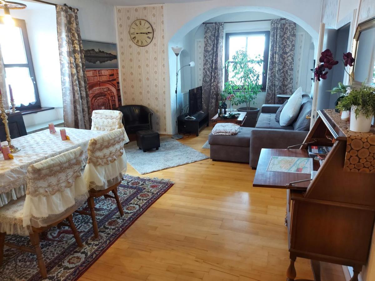 Schloss Weichs Zu Regensburg Mit 2Schlafzimmer Parkplatz Internet 75Qm Zentrum Exterior foto